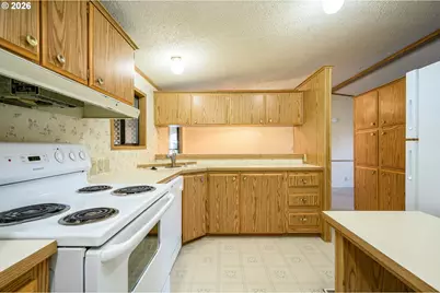 301 E Columbia Dr #8, Newberg, OR 97132 - Photo 14