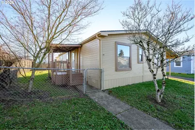 301 E Columbia Dr #8, Newberg, OR 97132 - Photo 4