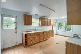 3552 NE Everett St, Camas, WA 98607 - Photo 6