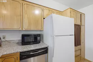 12519 SE Ellis St, Portland, OR 97236 - Photo 18