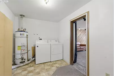 12519 SE Ellis St, Portland, OR 97236 - Photo 26