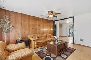 12519 SE Ellis St, Portland, OR 97236 - Photo 4