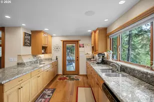 405 Loredo Dr, Roseburg, OR 97471 - Photo 8