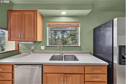 2420 Floral Hill Dr, Eugene, OR 97403 - Photo 18