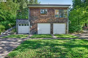 2420 Floral Hill Dr, Eugene, OR 97403 - Photo 2