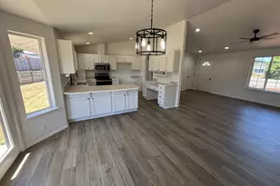 1445 Yew St, Florence, OR 97439 - Photo 8