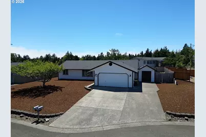 1445 Yew St, Florence, OR 97439 - Photo 1