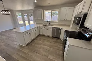 1445 Yew St, Florence, OR 97439 - Photo 12