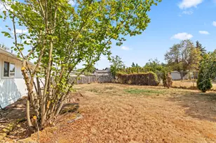 1215 Ellsworth St, Eugene, OR 97402 - Photo 44