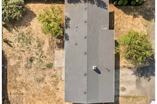 1215 Ellsworth St, Eugene, OR 97402 - Photo 46