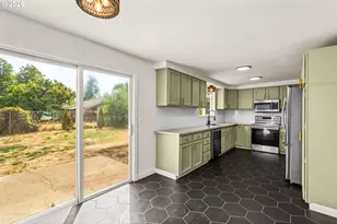 1215 Ellsworth St, Eugene, OR 97402 - Photo 20
