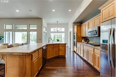 3247 Lakeside Dr, Eugene, OR 97401 - Photo 16