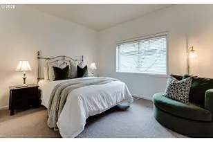 3247 Lakeside Dr, Eugene, OR 97401 - Photo 32