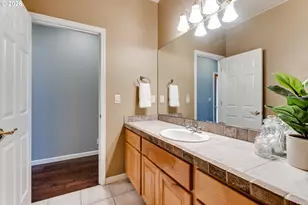 3247 Lakeside Dr, Eugene, OR 97401 - Photo 34