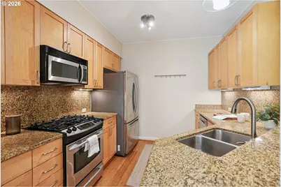 1620 NE Broadway St #222, Portland, OR 97232 - Photo 38