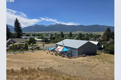 207 Silver St, Enterprise, OR 97828 - Photo 1