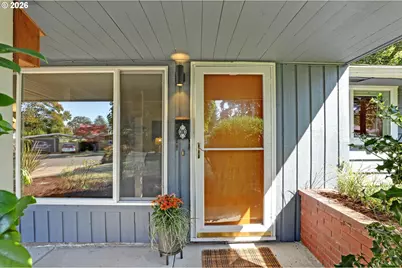 1690 SW Hicrest Ave, Portland, OR 97225 - Photo 2