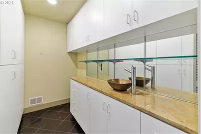 2211 SW 1st Ave #1602, Portland, OR 97201 - Photo 22