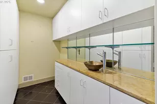 2211 SW 1st Ave, Portland, OR 97201 - Photo 22