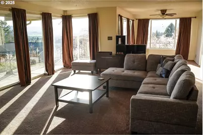 3676 Princeton Way, Medford, OR 97504 - Photo 6