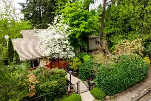 2307 W 28th Ave, Eugene, OR 97405 - Photo 2