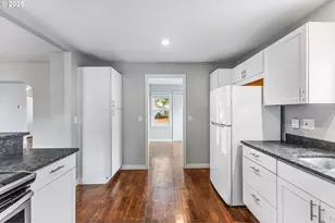 221 SW Rainbow Ave, Dallas, OR 97338 - Photo 14