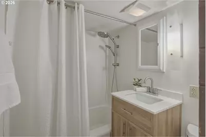 2760 Emerald St, Eugene, OR 97403 - Photo 24