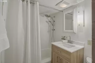 2760 Emerald St, Eugene, OR 97403 - Photo 24