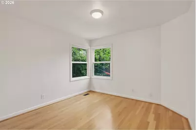2760 Emerald St, Eugene, OR 97403 - Photo 10