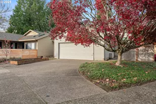 10845 SW Summer Lake Dr, Tigard, OR 97223 - Photo 2