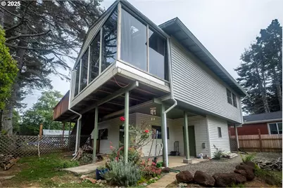 541 SE Oar Ave, Lincoln City, OR 97367 - Photo 36