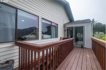 541 SE Oar Ave, Lincoln City, OR 97367 - Photo 30