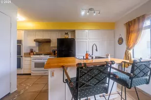 541 SE Oar Ave, Lincoln City, OR 97367 - Photo 10