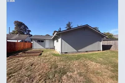 324 N 5th St, Saint Helens, OR 97051 - Photo 14