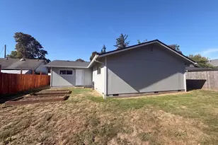 324 N 5th St, Saint Helens, OR 97051 - Photo 14