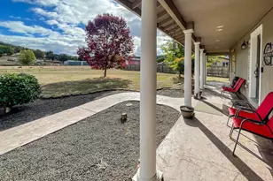 180 Twin Springs Ln, Roseburg, OR 97470 - Photo 4