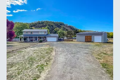 180 Twin Springs Ln, Roseburg, OR 97470 - Photo 1