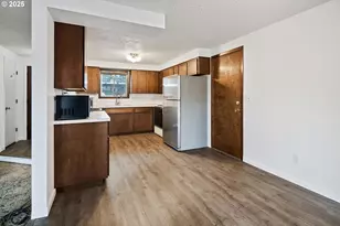 11613 Pacific Ct NE, Woodburn, OR 97071 - Photo 4