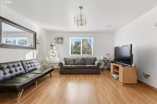 833 SE 151st Ave, Portland, OR 97233 - Photo 10