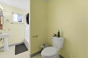 833 SE 151st Ave, Portland, OR 97233 - Photo 28