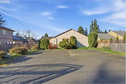 833 SE 151st Ave, Portland, OR 97233 - Photo 2