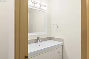 2535 SE 141st Ave, Portland, OR 97236 - Photo 10