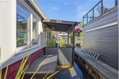 209 N Bridgeton Rd, Portland, OR 97217 - Photo 28