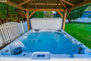 13750 SW Hiteon Dr, Beaverton, OR 97008 - Photo 42