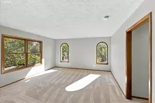 13750 SW Hiteon Dr, Beaverton, OR 97008 - Photo 34