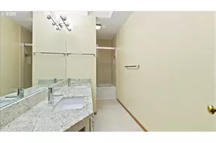 13750 SW Hiteon Dr, Beaverton, OR 97008 - Photo 28