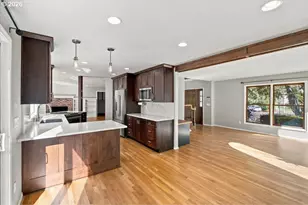 13750 SW Hiteon Dr, Beaverton, OR 97008 - Photo 12