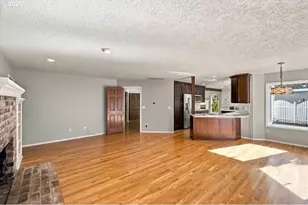 13750 SW Hiteon Dr, Beaverton, OR 97008 - Photo 22