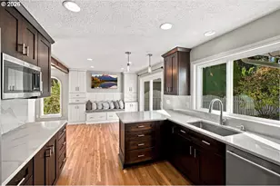 13750 SW Hiteon Dr, Beaverton, OR 97008 - Photo 14