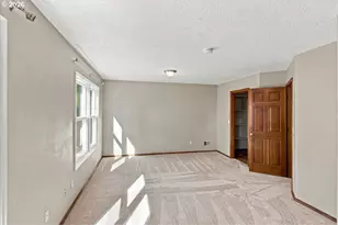 13750 SW Hiteon Dr, Beaverton, OR 97008 - Photo 32